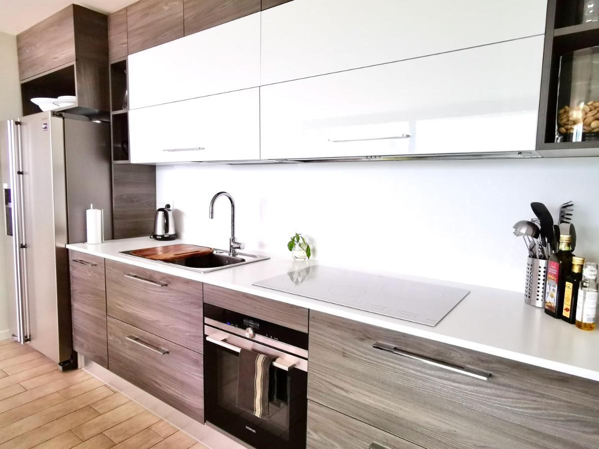 The View!!! By Design Studio Perledo Bagian luar foto