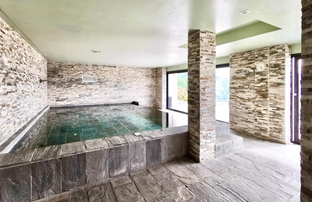 The View!!! By Design Studio Perledo Bagian luar foto