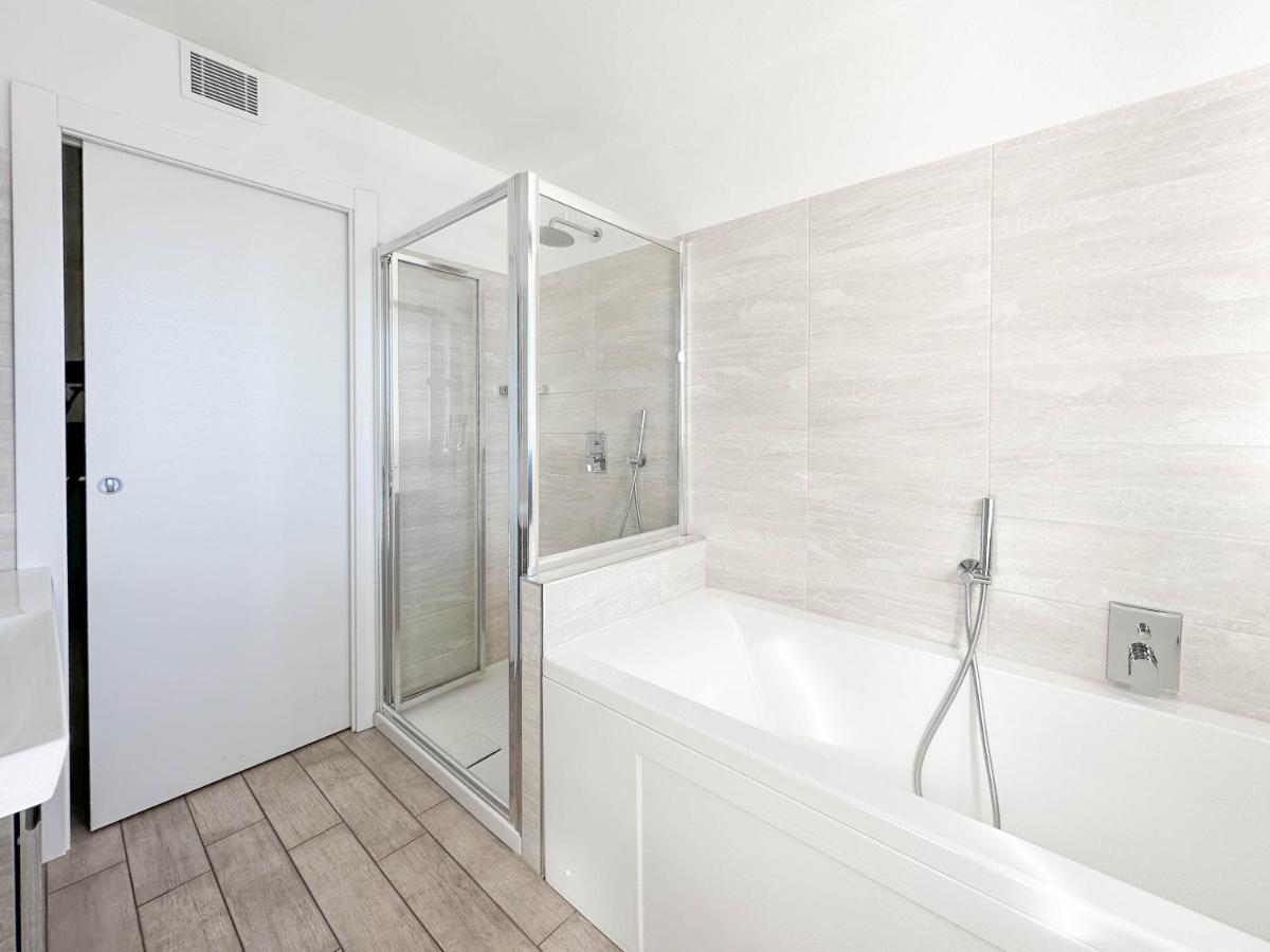 The View!!! By Design Studio Perledo Bagian luar foto