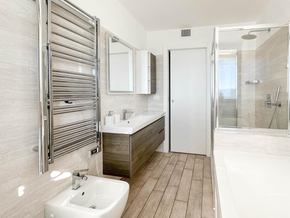 The View!!! By Design Studio Perledo Bagian luar foto