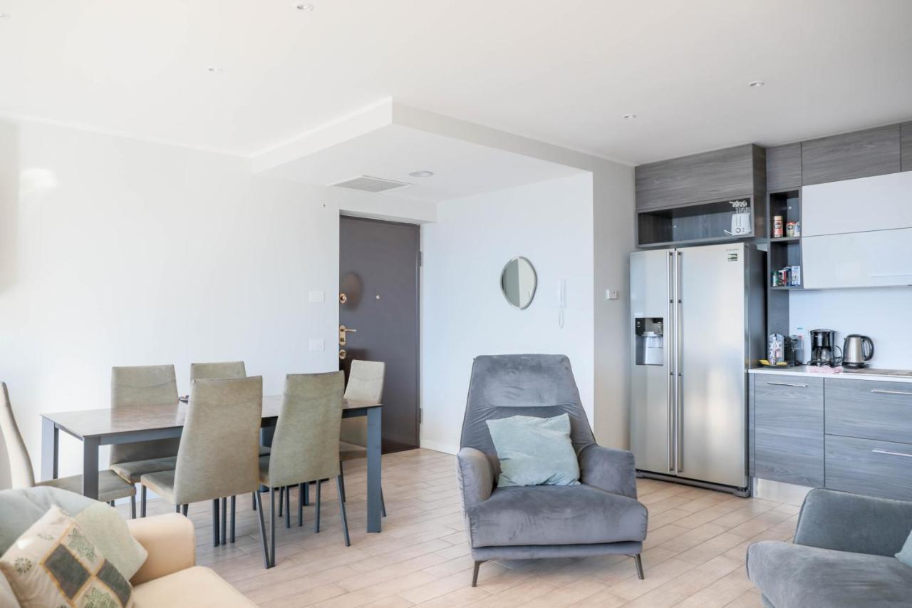 The View!!! By Design Studio Perledo Bagian luar foto