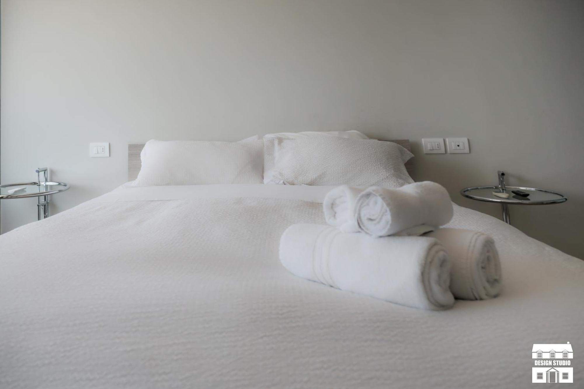 The View!!! By Design Studio Perledo Bagian luar foto