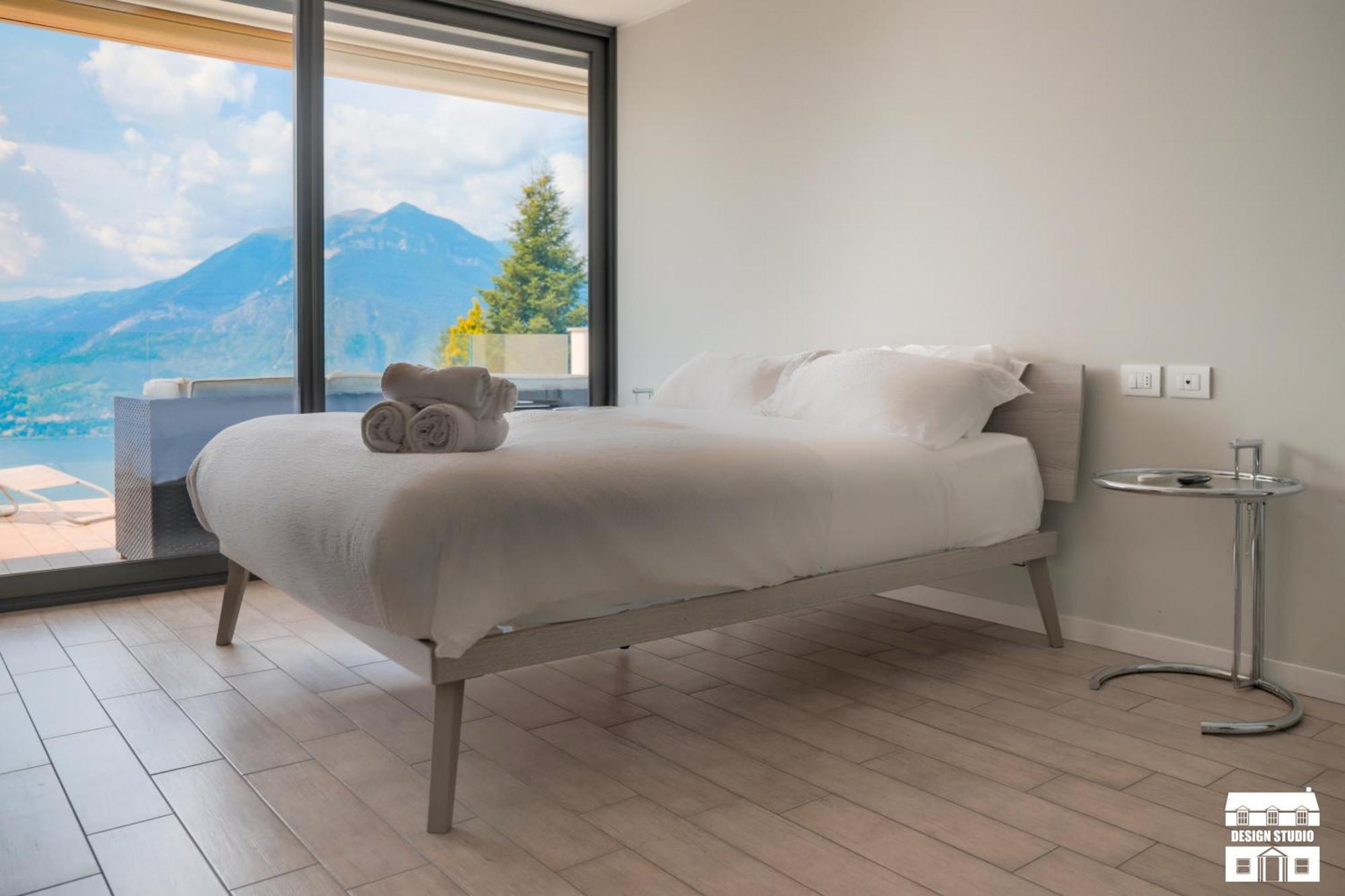The View!!! By Design Studio Perledo Bagian luar foto